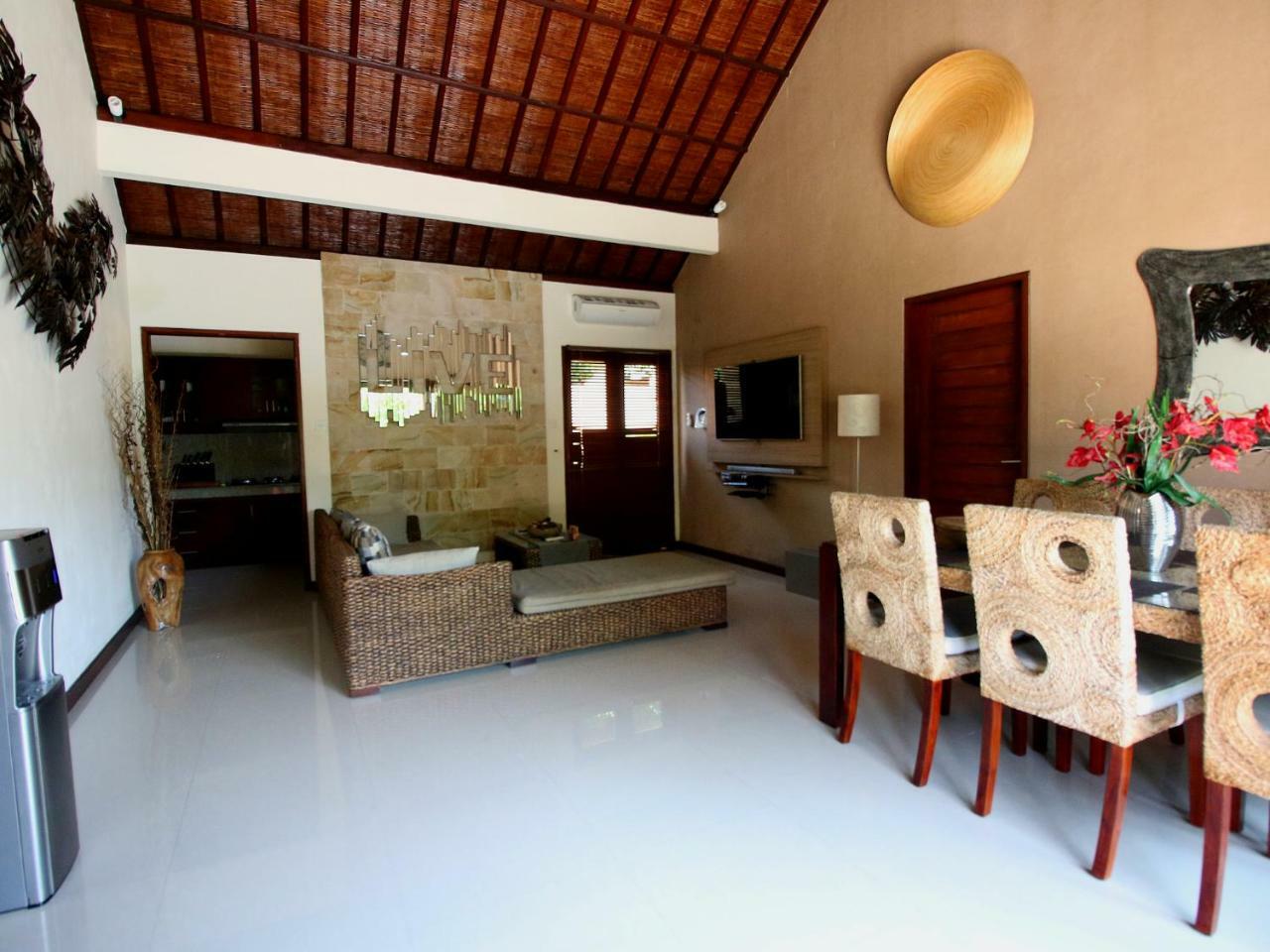 Exquisito Villa Denpasa Buitenkant foto